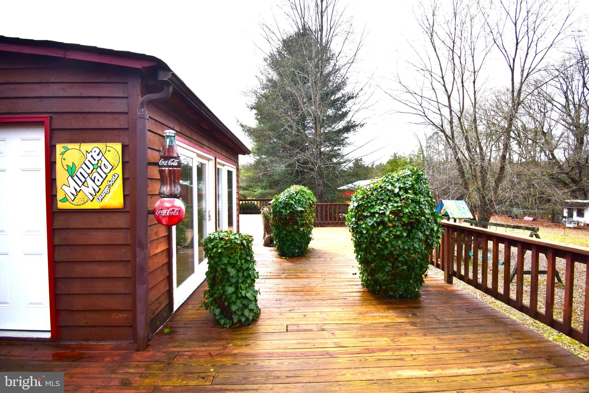 26554 Signboard Road Ruther Glen, VA 22546 - Photo 22 of 24 Back deck