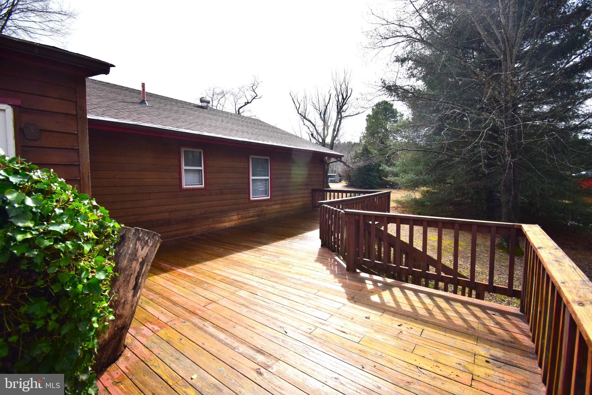 26554 Signboard Road Ruther Glen, VA 22546 - Photo 23 of 24 Back deck