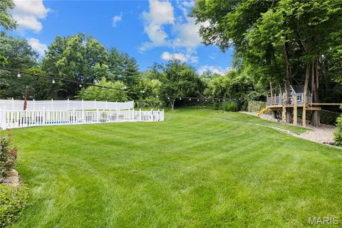 $999,900 | 1609 Featherstone Drive, Town and Country, MO 63131