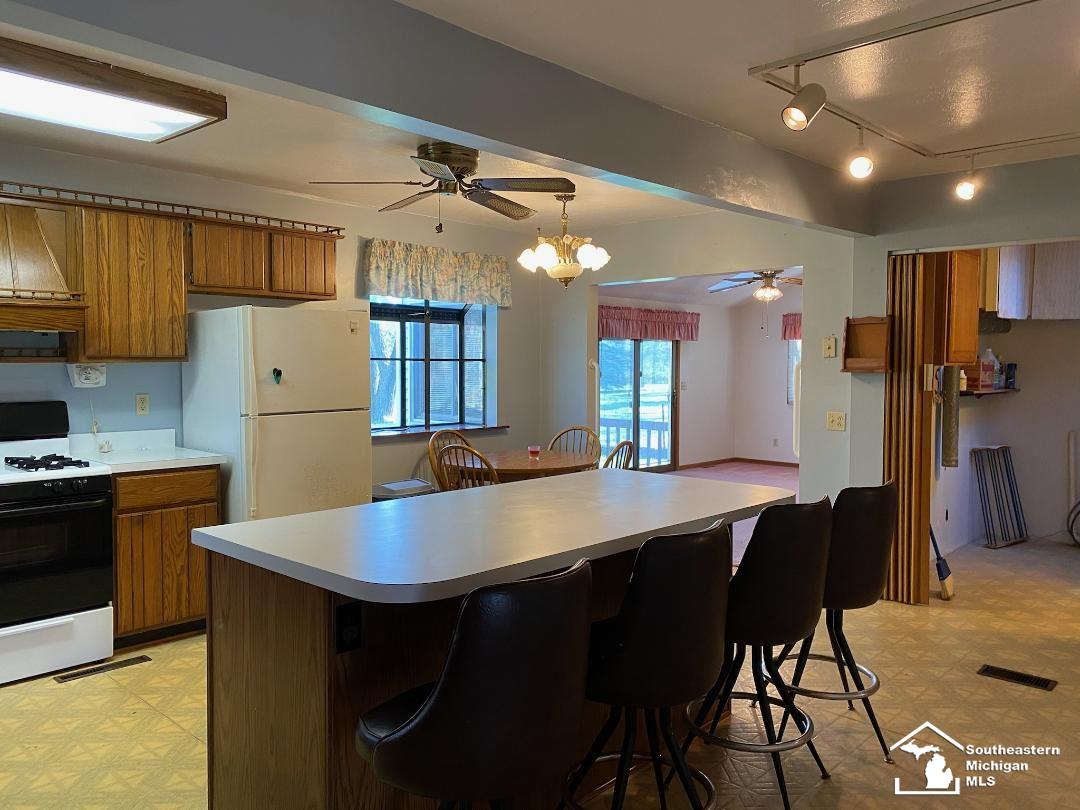 68 West Sub Station Road Temperance, MI 48182 - Photo 5 of 10