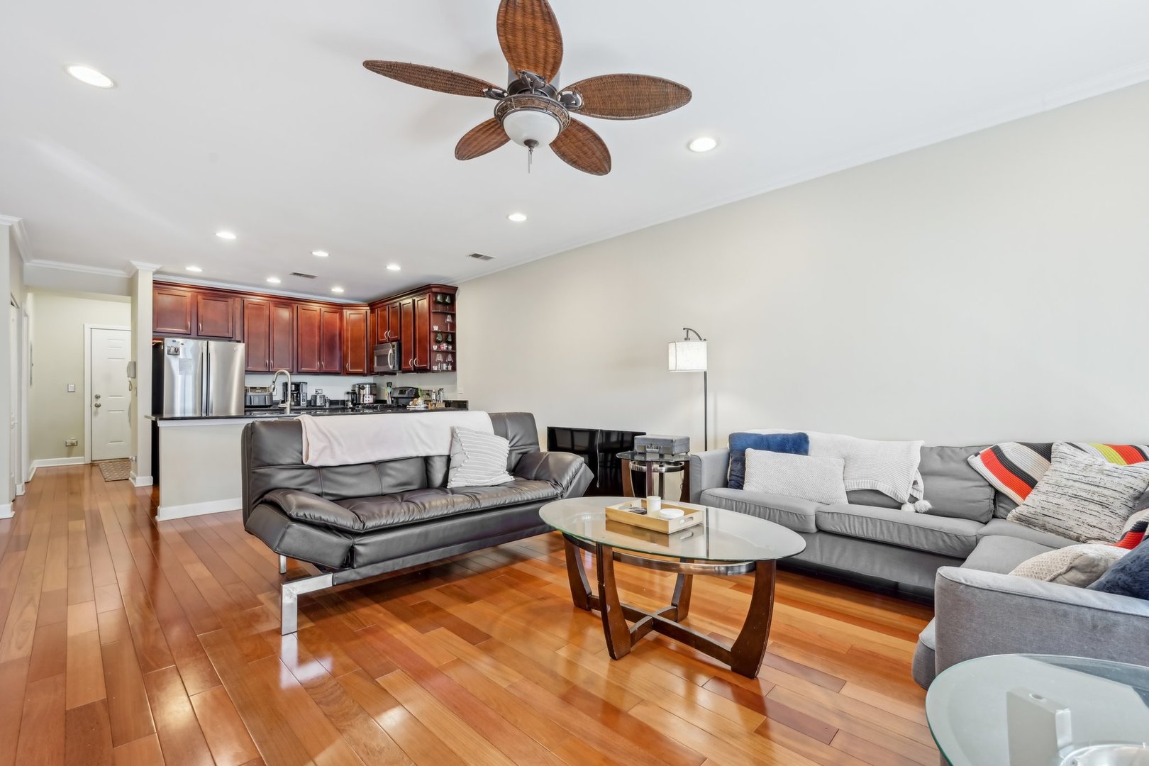 4725 North Sheridan Road, Unit 4A Chicago, IL 60640 - Photo 3 of 21