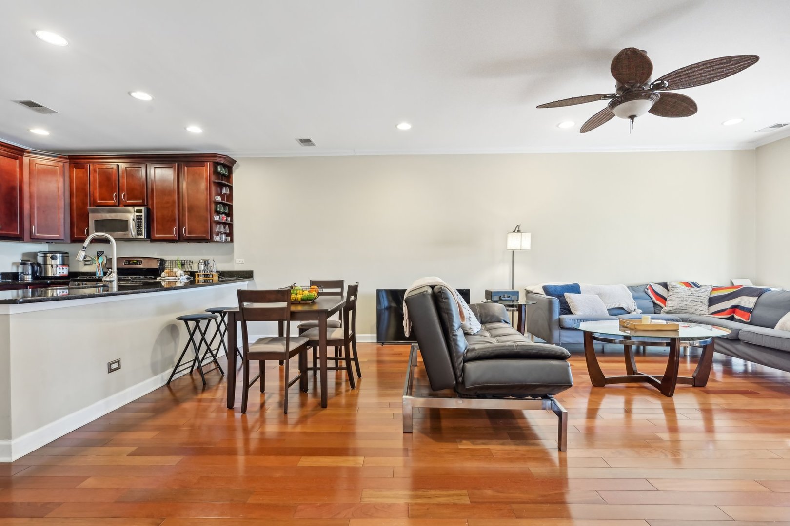 4725 North Sheridan Road, Unit 4A Chicago, IL 60640 - Photo 5 of 21