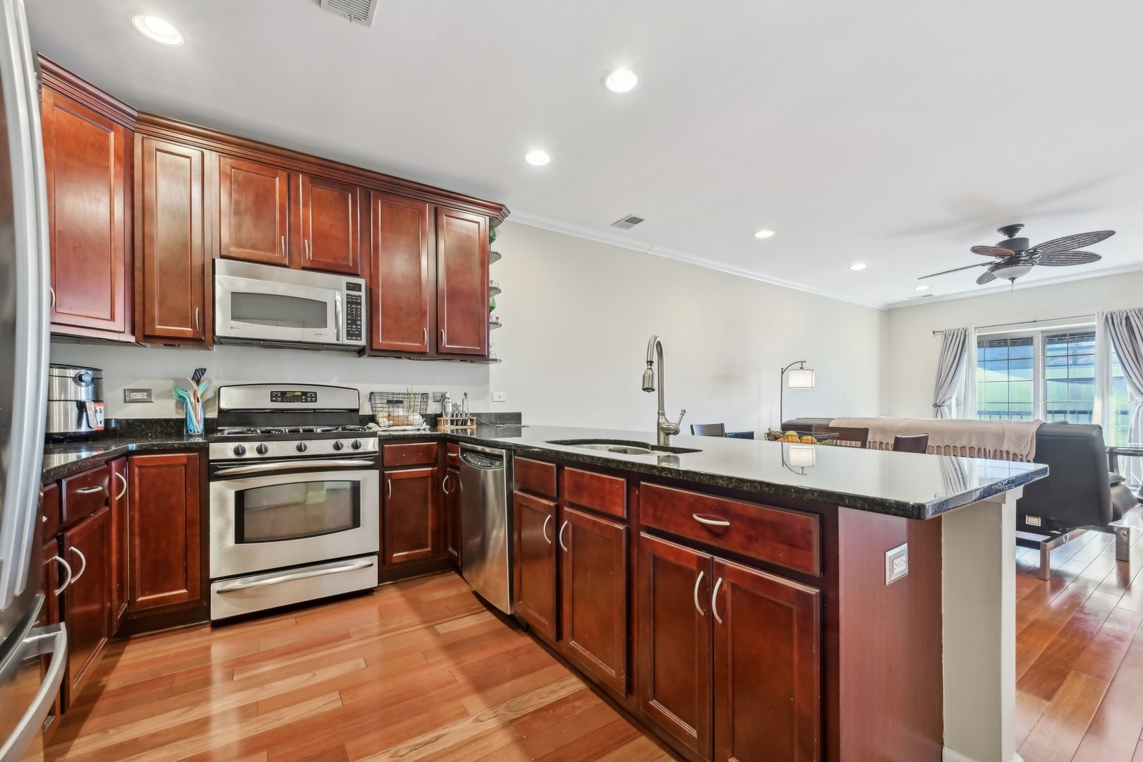 4725 North Sheridan Road, Unit 4A Chicago, IL 60640 - Photo 9 of 21