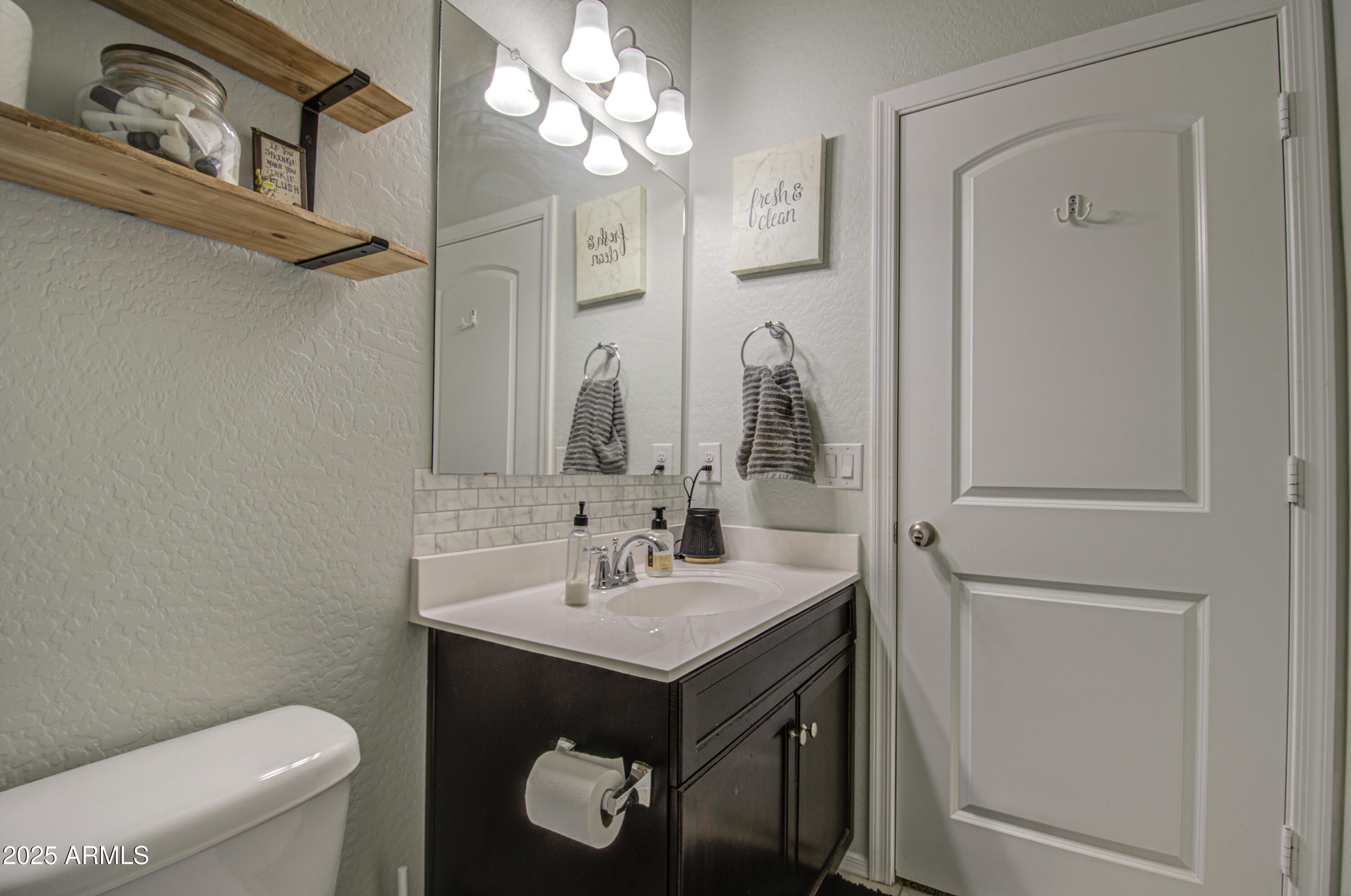 30945 West Picadilly Road Buckeye, AZ 85396 - Photo 28 of 39 Bathroom 2-pic 2
