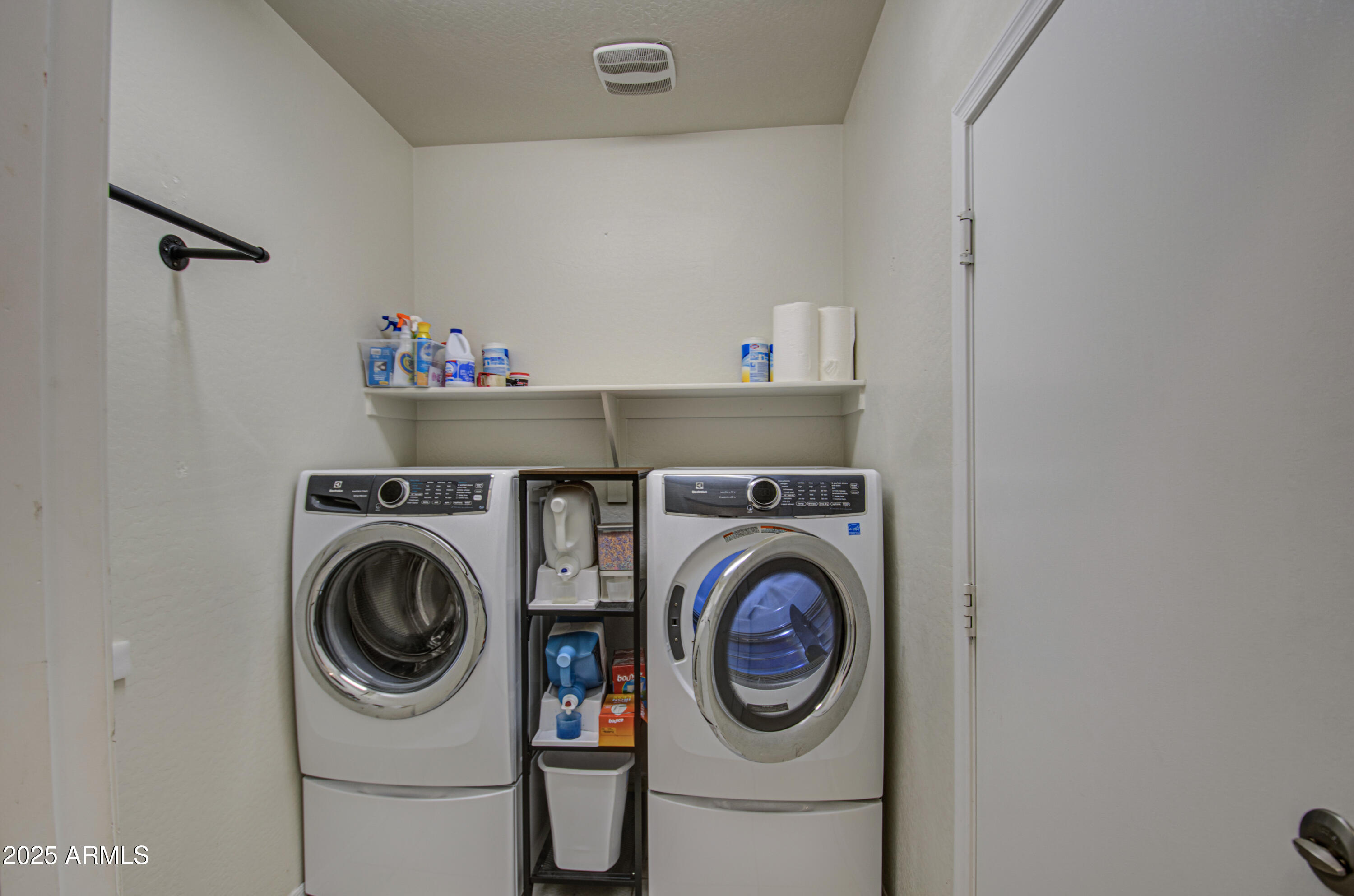 30945 West Picadilly Road Buckeye, AZ 85396 - Photo 8 of 39 Laundry