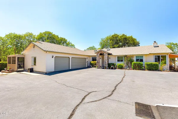 $684,900 | 243 Castle Creek Road, Grants Pass, OR 97526