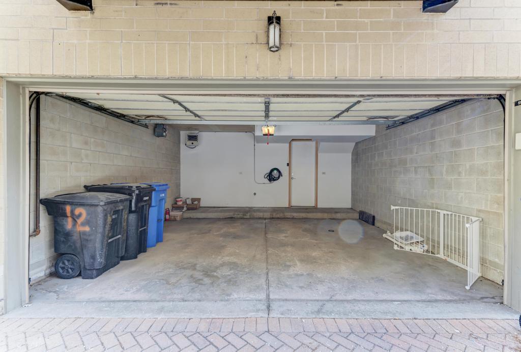 512 North Peoria Street Chicago, IL 60642 - Photo 32 of 32 a view of a garage