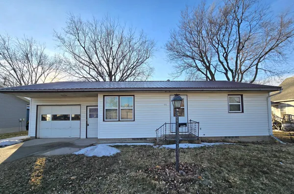 $119,900 | 106 8th Avenue Northwest, Pipestone, MN 56164
