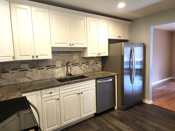 $264,900 | 1-s055 Spring Road, Unit 2D, Oak Brook, IL 60181