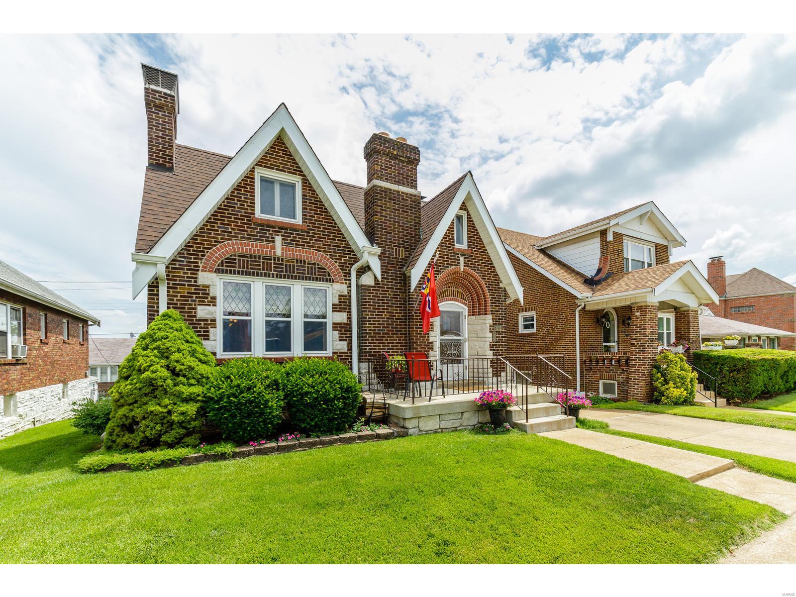 3212 Watson Road St. Louis, MO 63139 - Photo 1 of 25