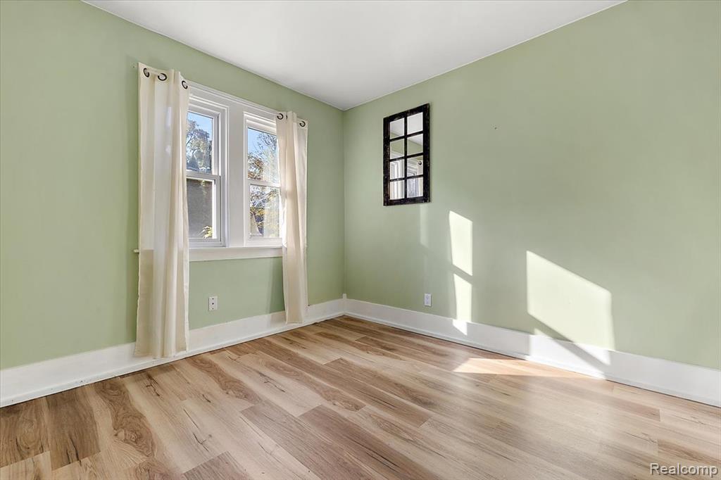 5815 Chicago Road Warren, MI 48092 - Photo 25 of 47