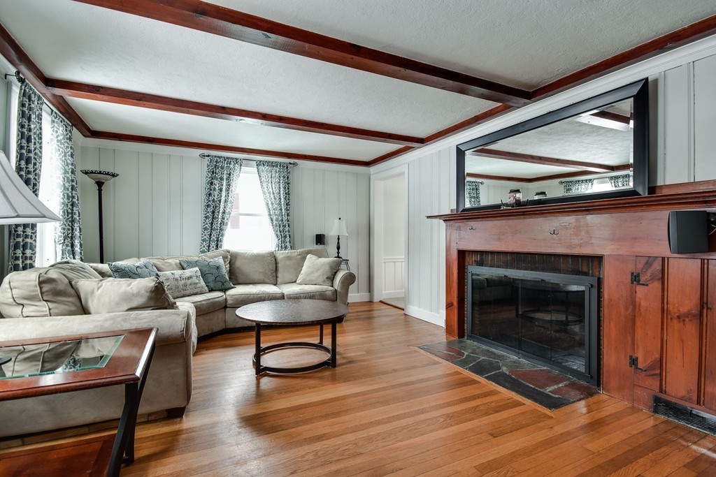 5 Richmond Road Natick, MA 01760 - Photo 3 of 29