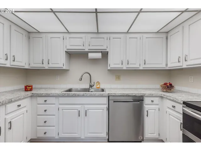 $360,000 | 743 Marine View Drive, Unit 8, Longview, WA 98632