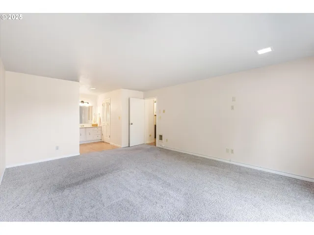 $360,000 | 743 Marine View Drive, Unit 8, Longview, WA 98632