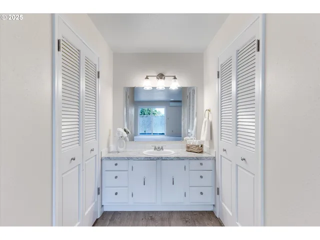 $360,000 | 743 Marine View Drive, Unit 8, Longview, WA 98632