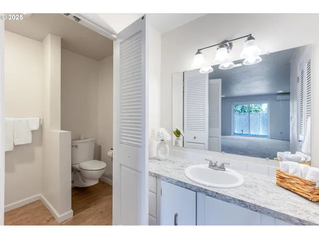 $360,000 | 743 Marine View Drive, Unit 8, Longview, WA 98632