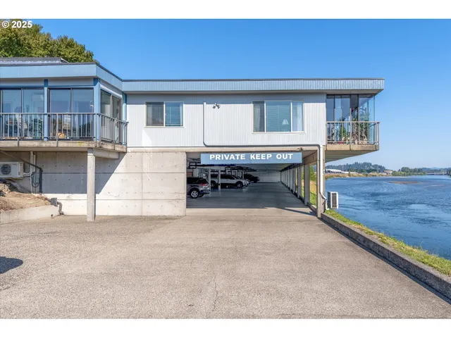 $360,000 | 743 Marine View Drive, Unit 8, Longview, WA 98632