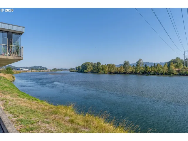 $360,000 | 743 Marine View Drive, Unit 8, Longview, WA 98632