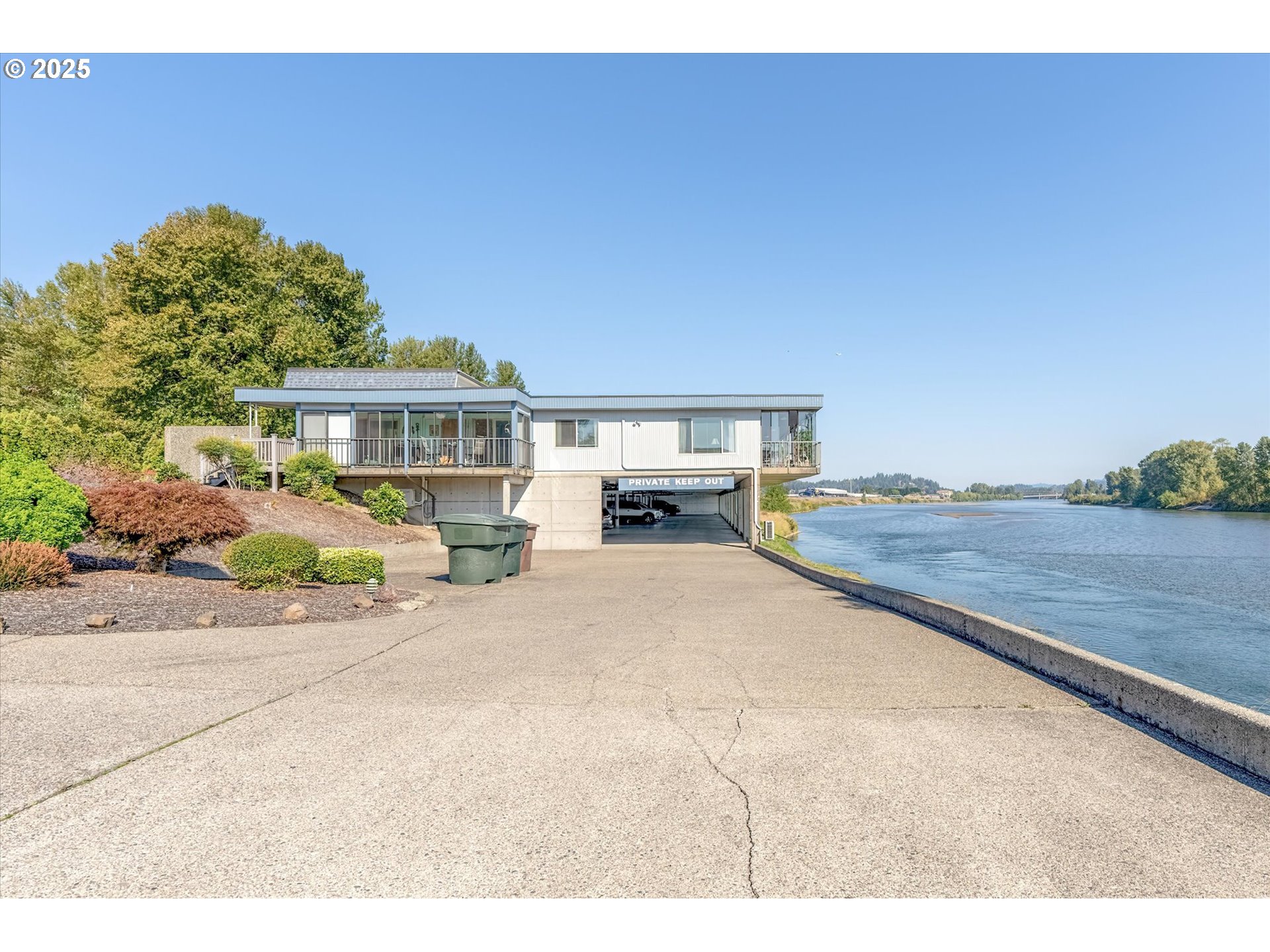 743 Marine View Drive, Unit 8 Longview, WA 98632 - Photo 4 of 39