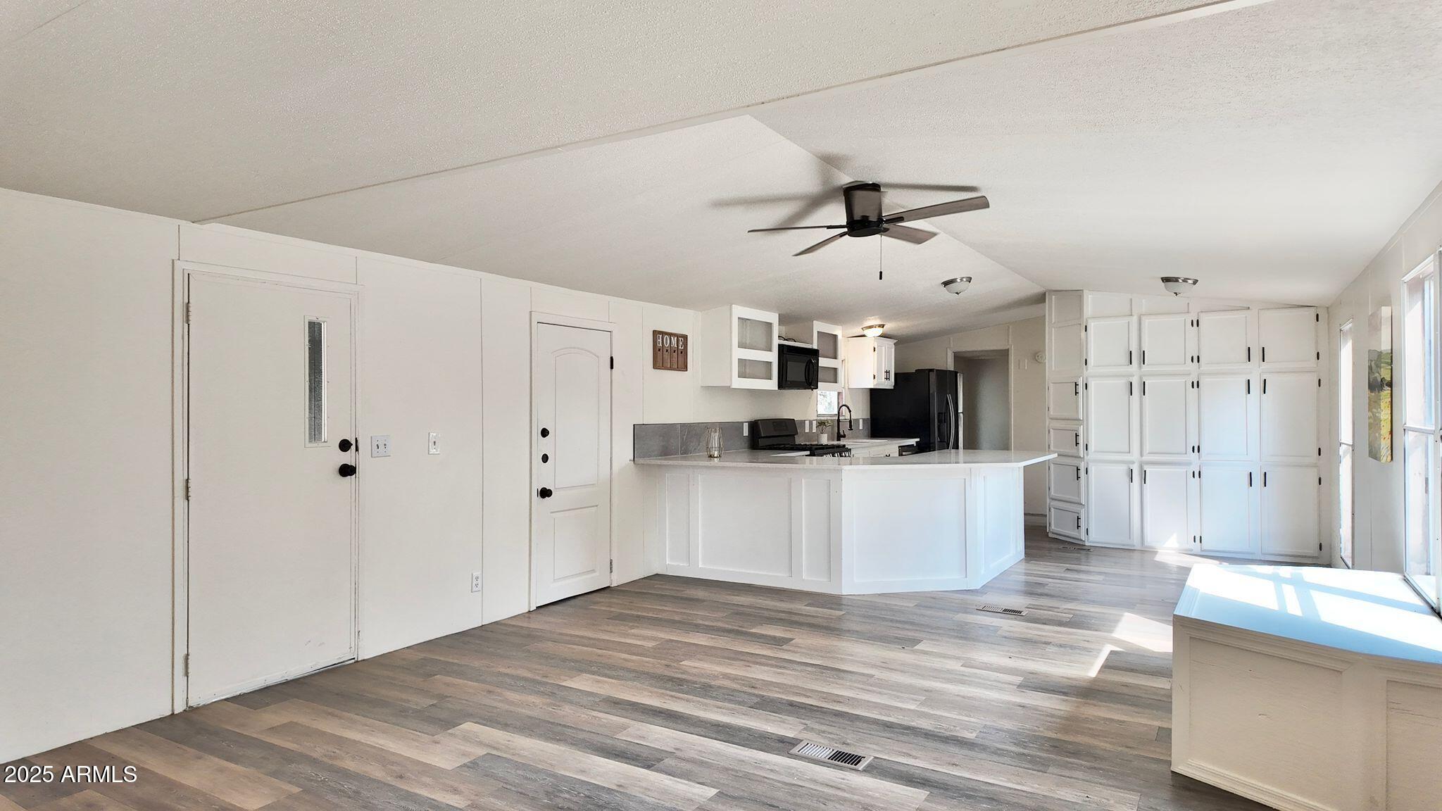 647 South Moonlight Drive Payson, AZ 85541 - Photo 30 of 50 a view of a kitchen with electric appliances