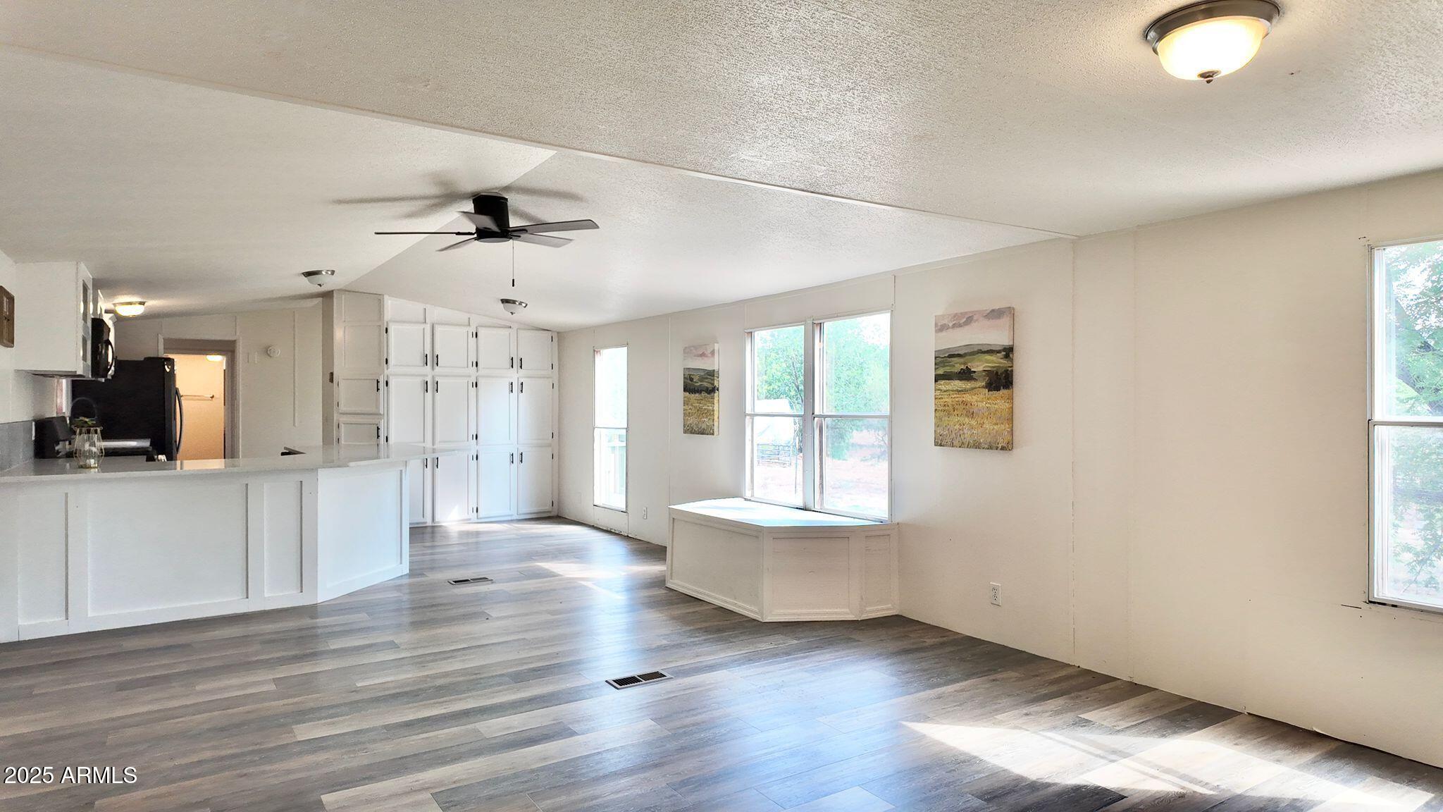 647 South Moonlight Drive Payson, AZ 85541 - Photo 41 of 50 a view of an empty room and window