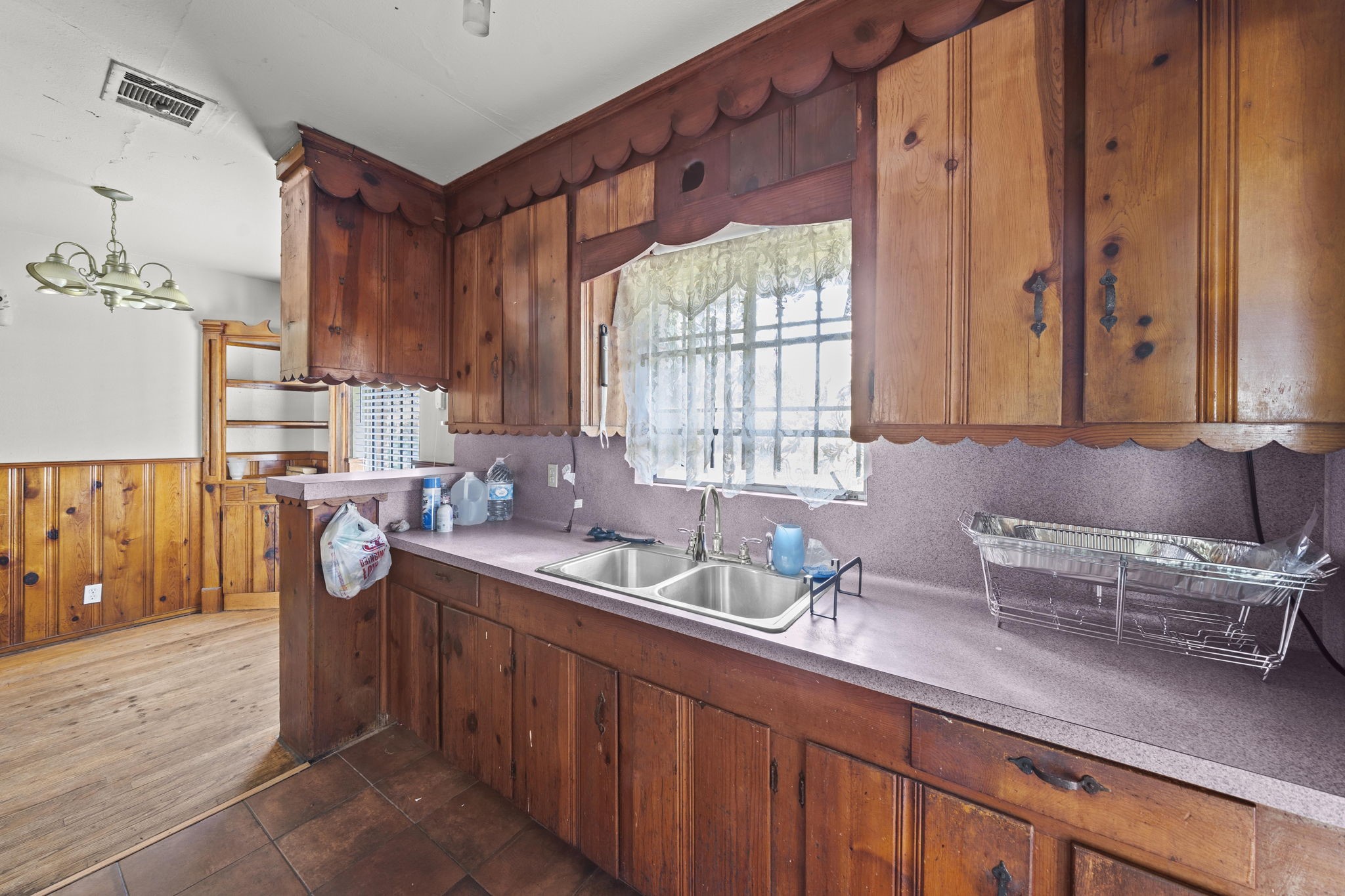 5810 Langley Road Houston, TX 77016 - Photo 9 of 20 Original Kitchen