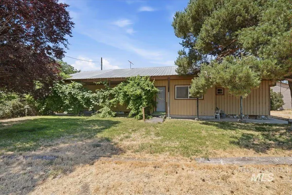 $398,000 | 18177 Batt Corner Road, Wilder, ID 83676
