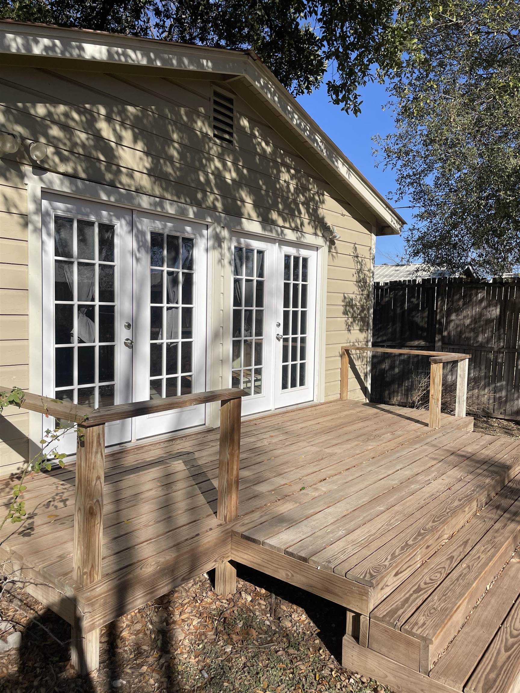 1801 West Commerce Street San Saba, TX 76877 - Photo 27 of 29 front view of a house with a large window
