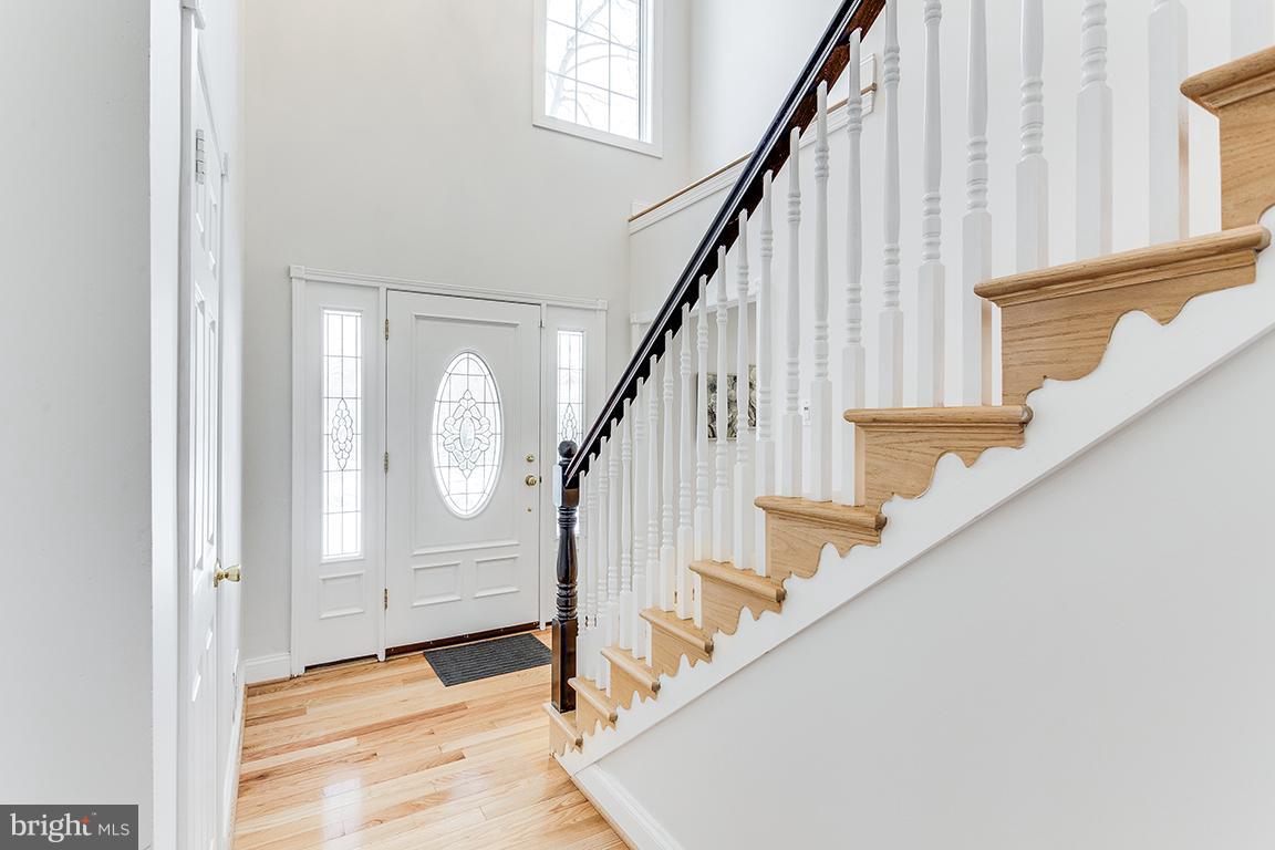 6515 Marywood Road Bethesda, MD 20817 - Photo 3 of 35