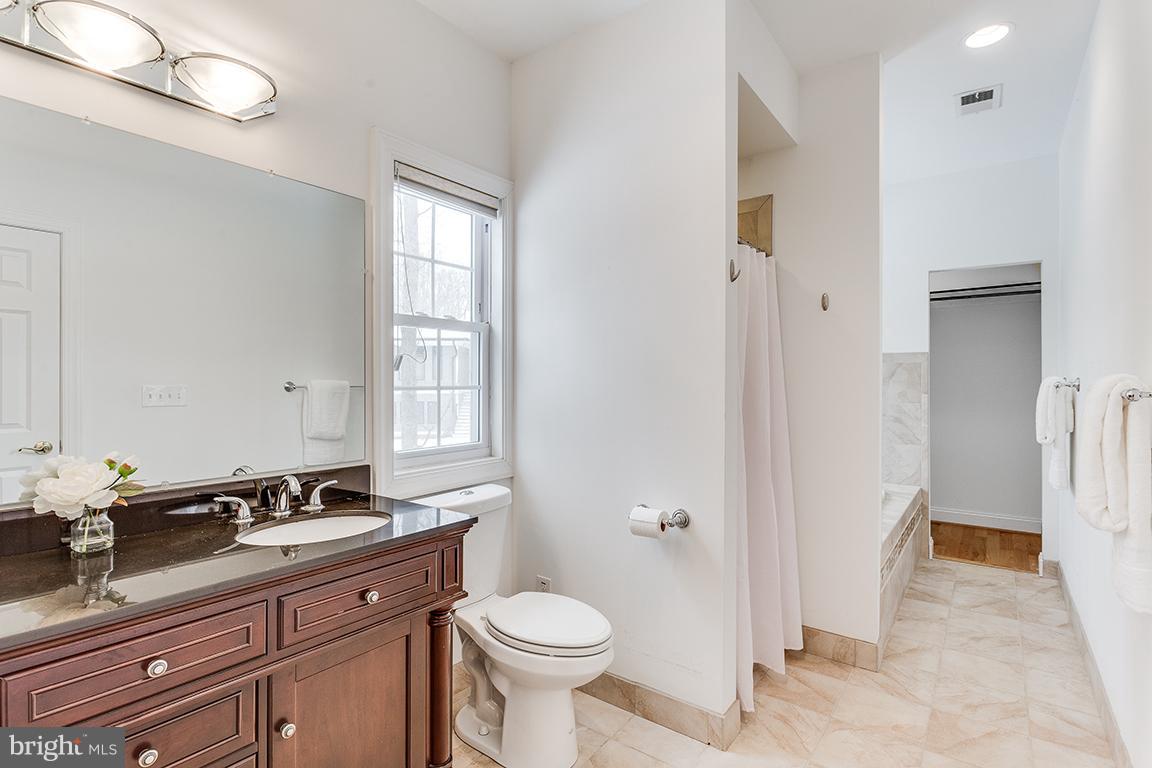 6515 Marywood Road Bethesda, MD 20817 - Photo 23 of 35