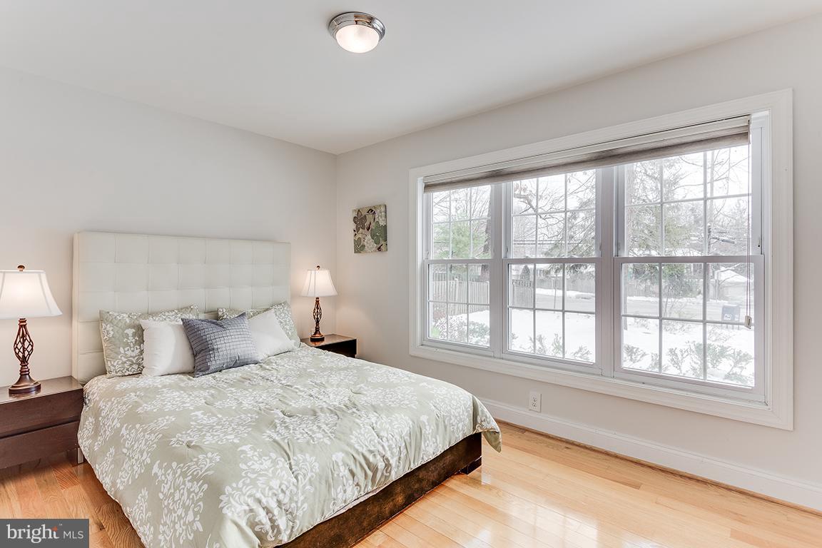6515 Marywood Road Bethesda, MD 20817 - Photo 25 of 35