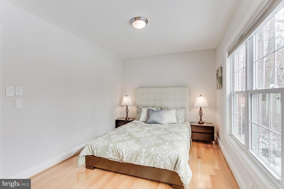 6515 Marywood Road Bethesda, MD 20817 - Photo 26 of 35