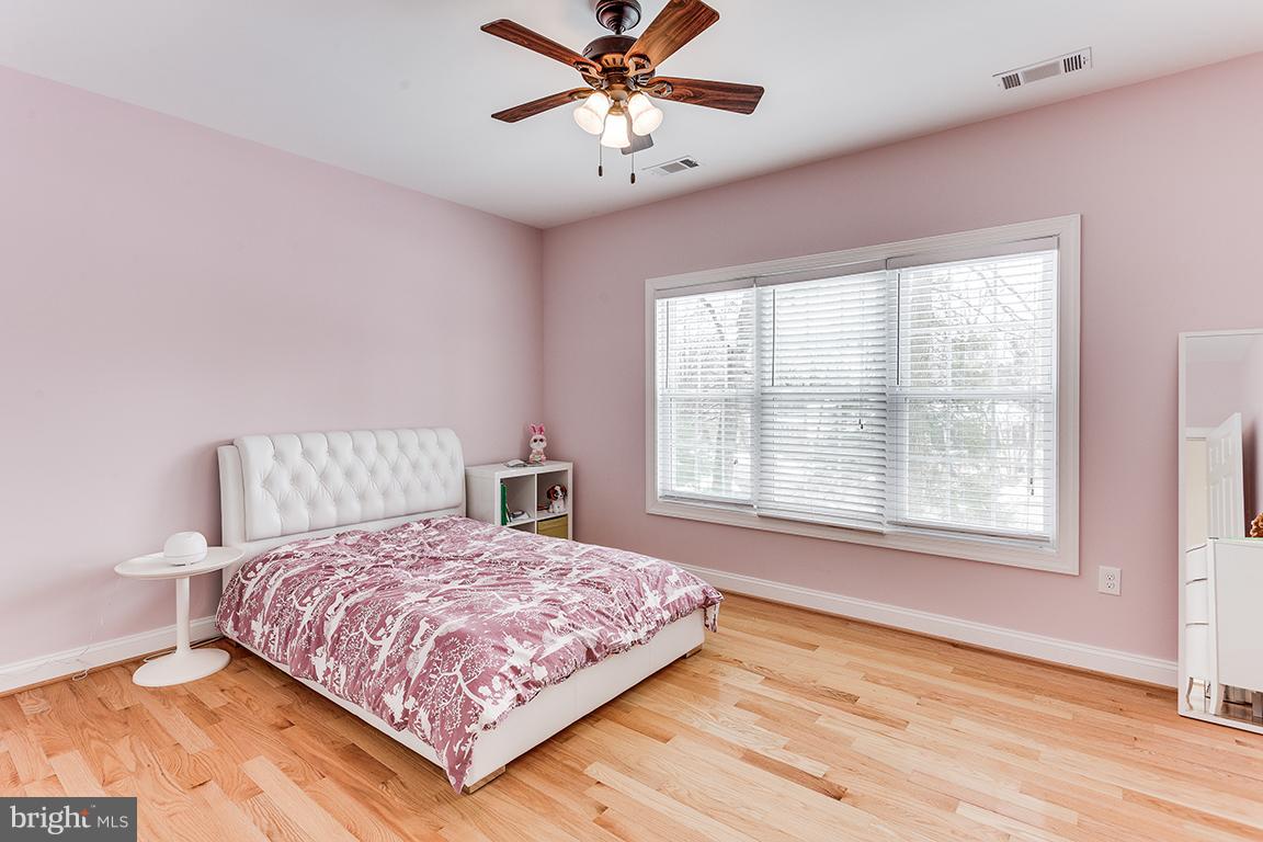 6515 Marywood Road Bethesda, MD 20817 - Photo 27 of 35