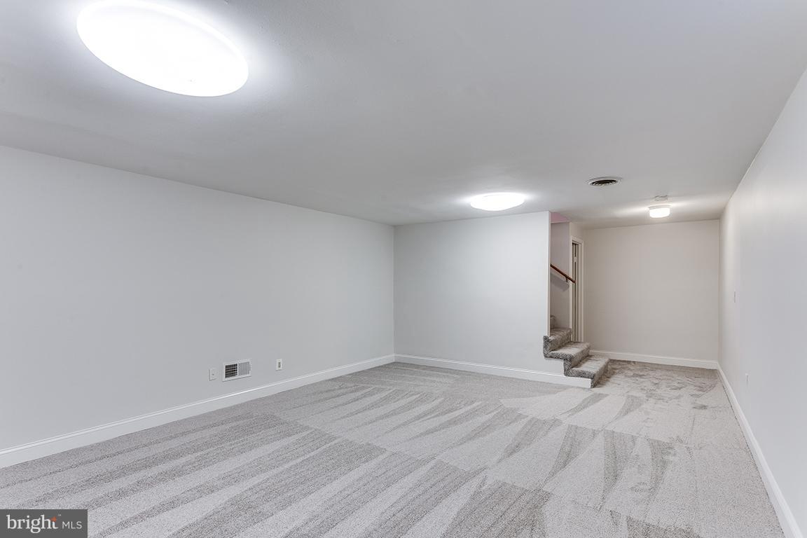 6515 Marywood Road Bethesda, MD 20817 - Photo 30 of 35