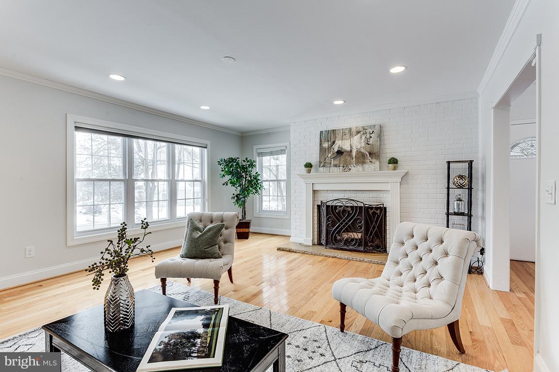 6515 Marywood Road Bethesda, MD 20817 - Photo 4 of 35