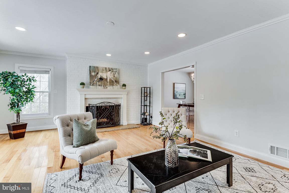 6515 Marywood Road Bethesda, MD 20817 - Photo 6 of 35
