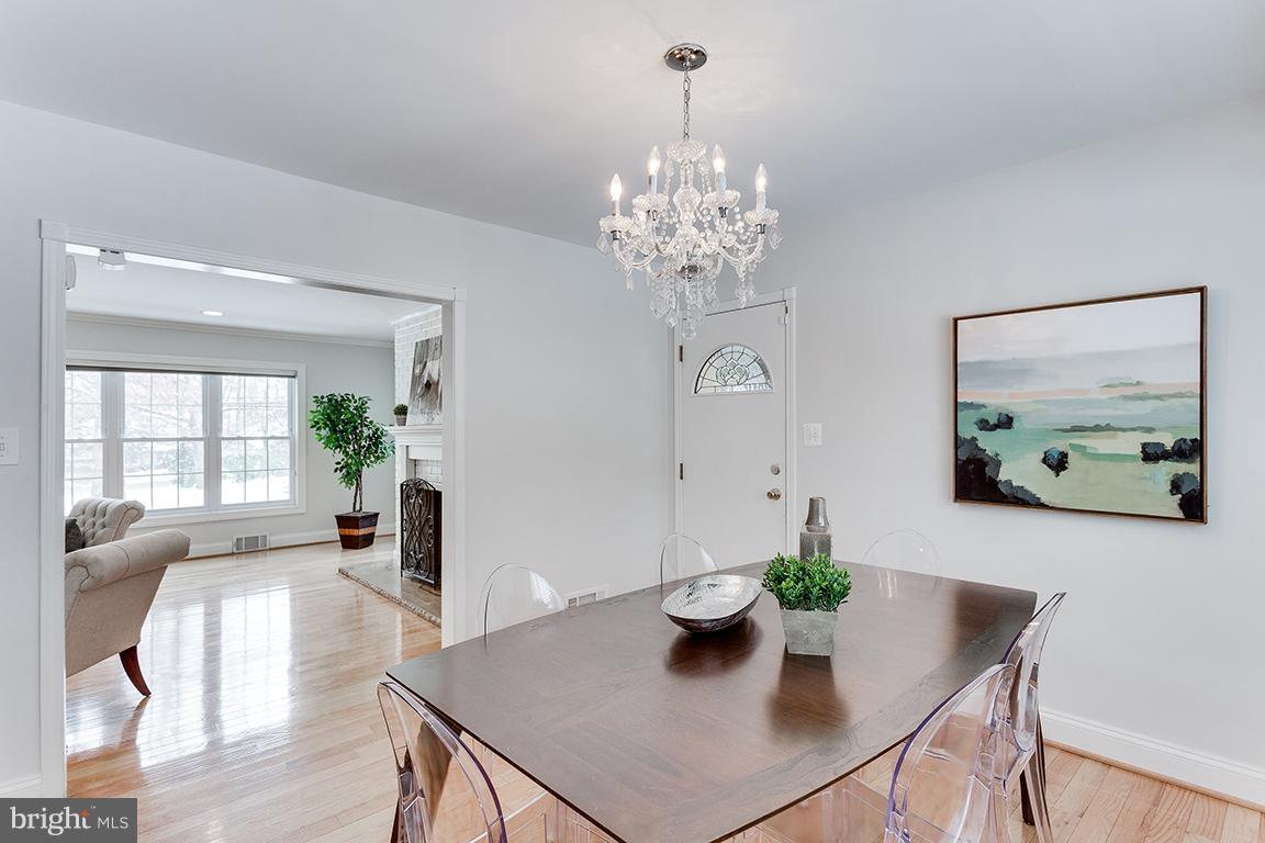 6515 Marywood Road Bethesda, MD 20817 - Photo 8 of 35