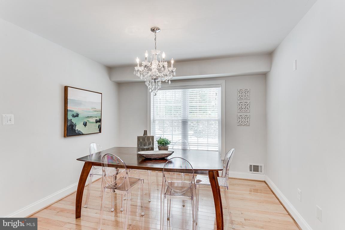 6515 Marywood Road Bethesda, MD 20817 - Photo 9 of 35