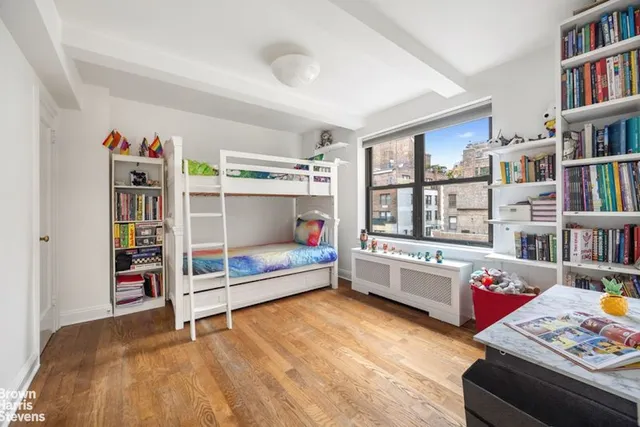 $1,490,000 | 245 East 72nd Street, Unit 11A | Lenox Hill