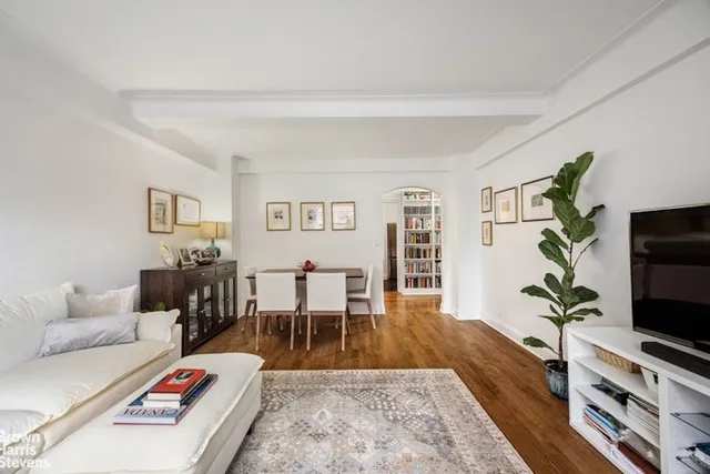 $1,490,000 | 245 East 72nd Street, Unit 11A | Lenox Hill