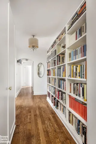 $1,490,000 | 245 East 72nd Street, Unit 11A | Lenox Hill