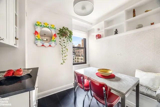 $1,490,000 | 245 East 72nd Street, Unit 11A | Lenox Hill