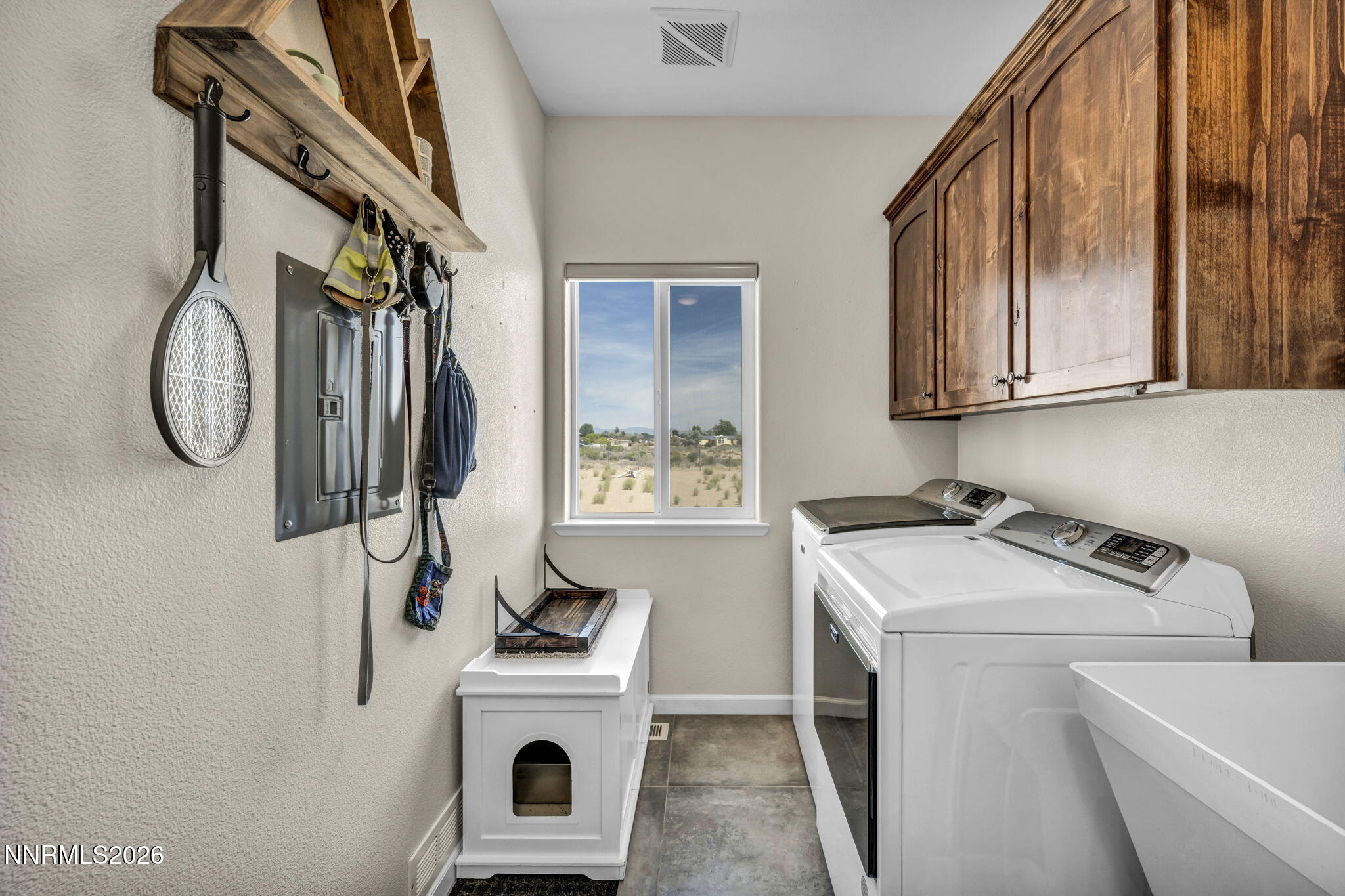 1286 Sky Ridge Drive Fallon, NV 89406 - Photo 38 of 49 a utility room with dryer and washer