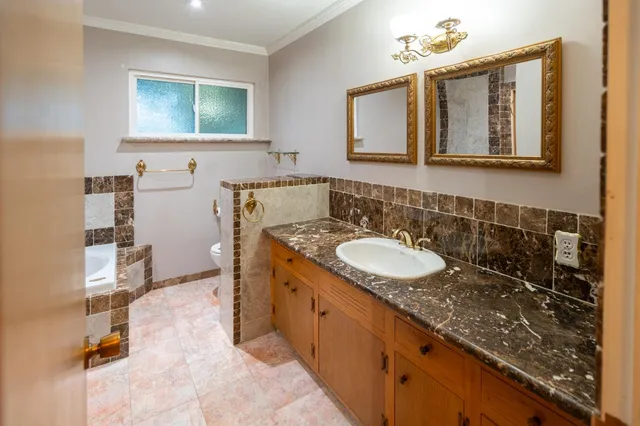 $599,000 | 5894 East Hamilton Avenue, Fresno, CA 93727