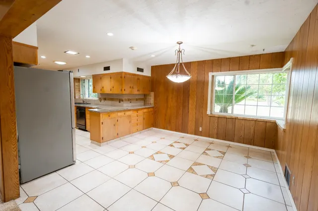 $599,000 | 5894 East Hamilton Avenue, Fresno, CA 93727