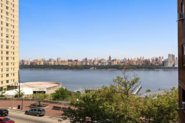 a view of a lake with houses