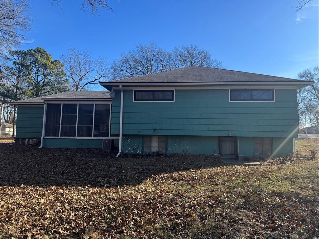 11418 Orchard Road Kansas City, MO 64134 - Photo 3 of 13