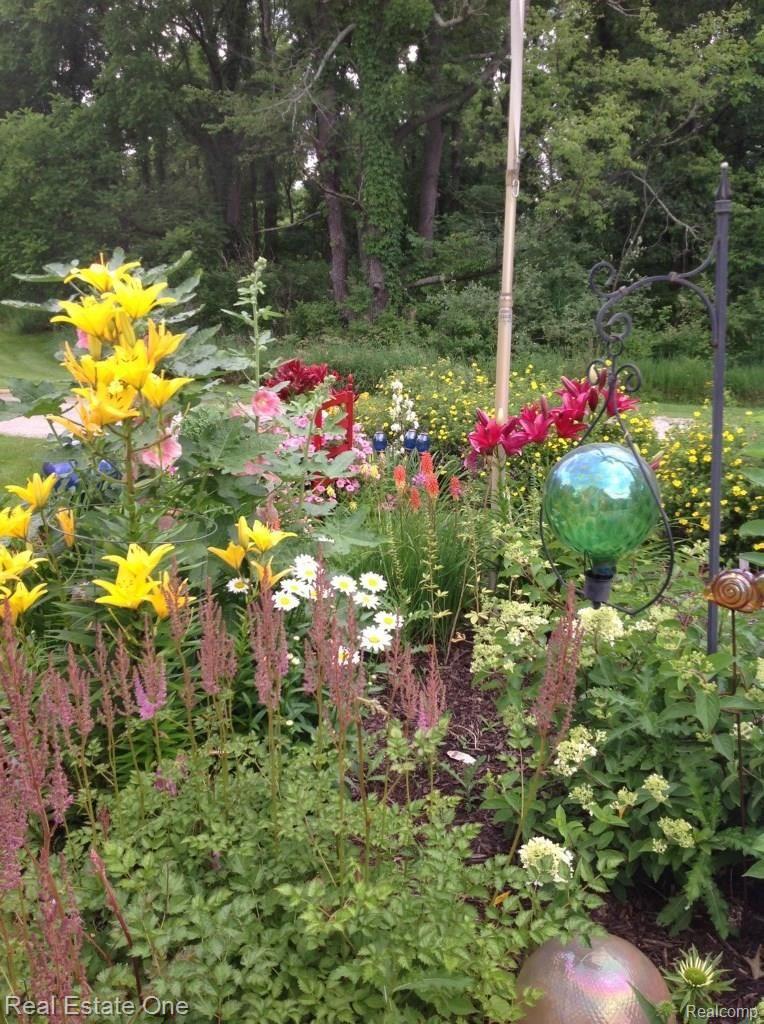 10155 Roberts Road Gregory, MI 48137 - Photo 56 of 89 roberts garden.jpg