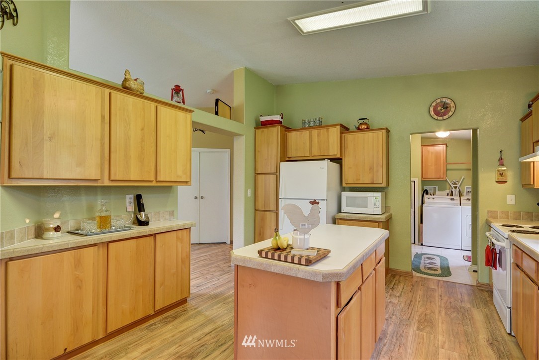 1879 East Hunskor Road Oak Harbor, WA 98277 - Photo 11 of 25 Gallery Image 11