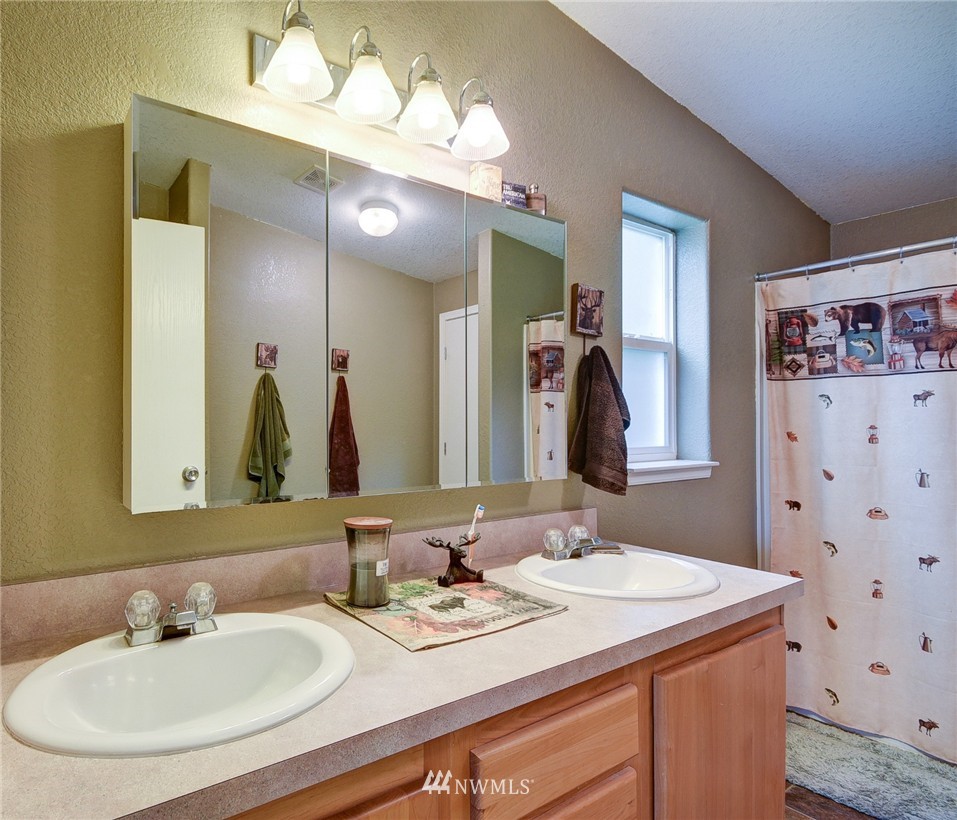 1879 East Hunskor Road Oak Harbor, WA 98277 - Photo 16 of 25 Gallery Image 16